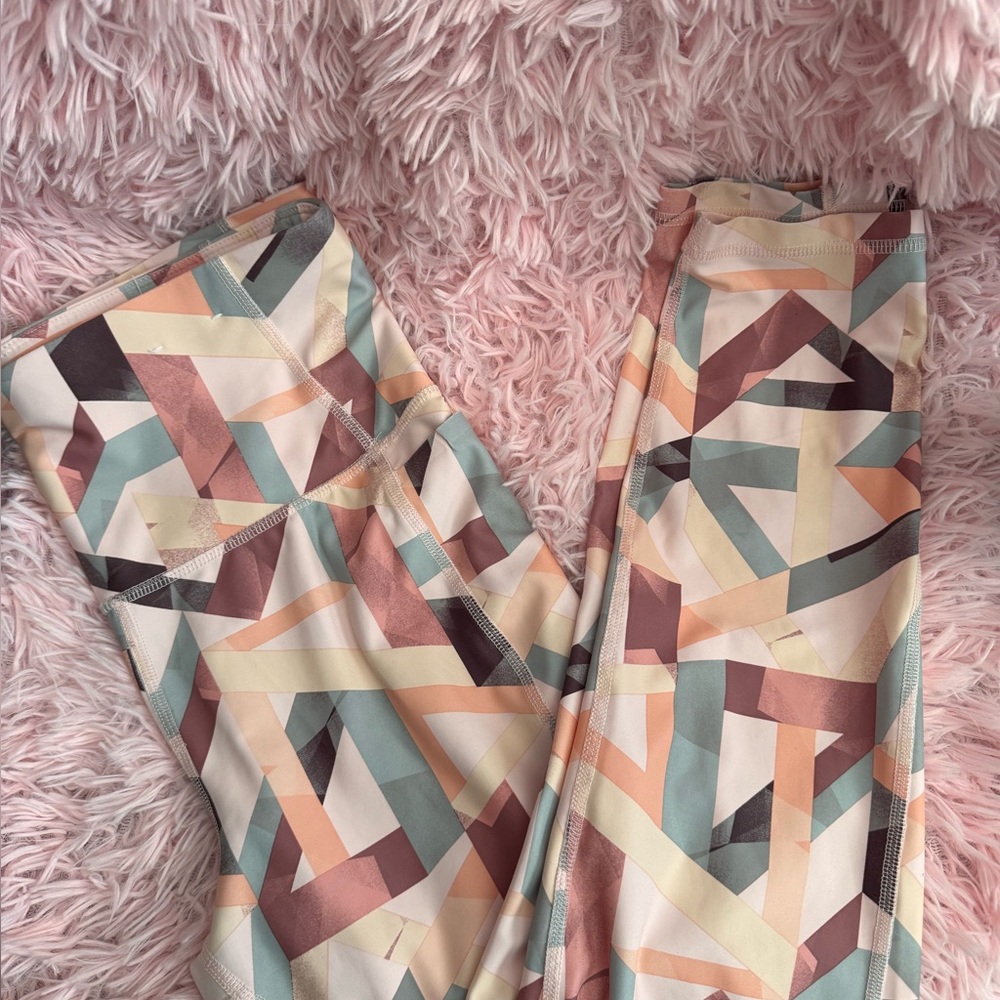 Xersion Multicolor Geometric Leggings